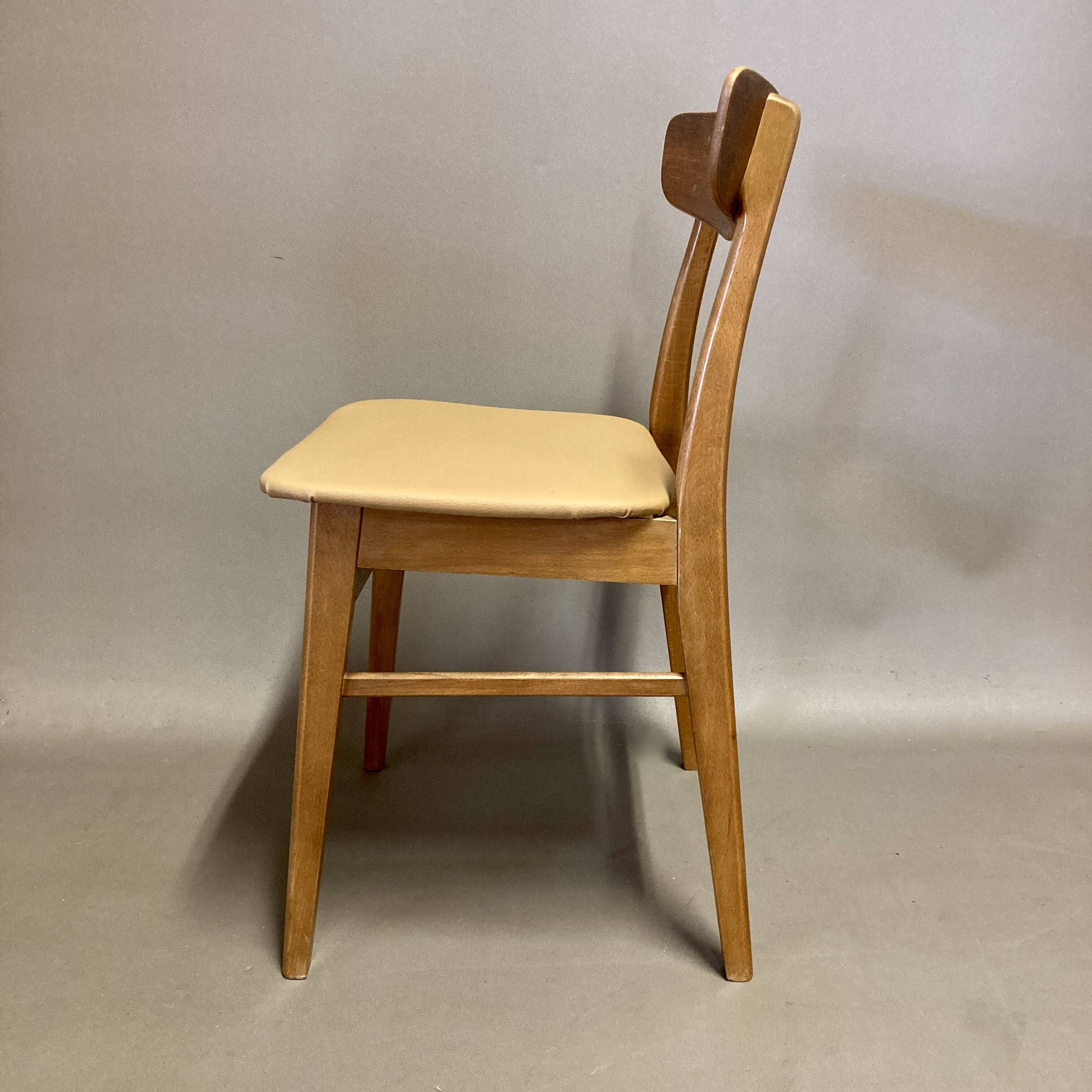 Suite de 4 chaises "Design Scandinave" 1950.