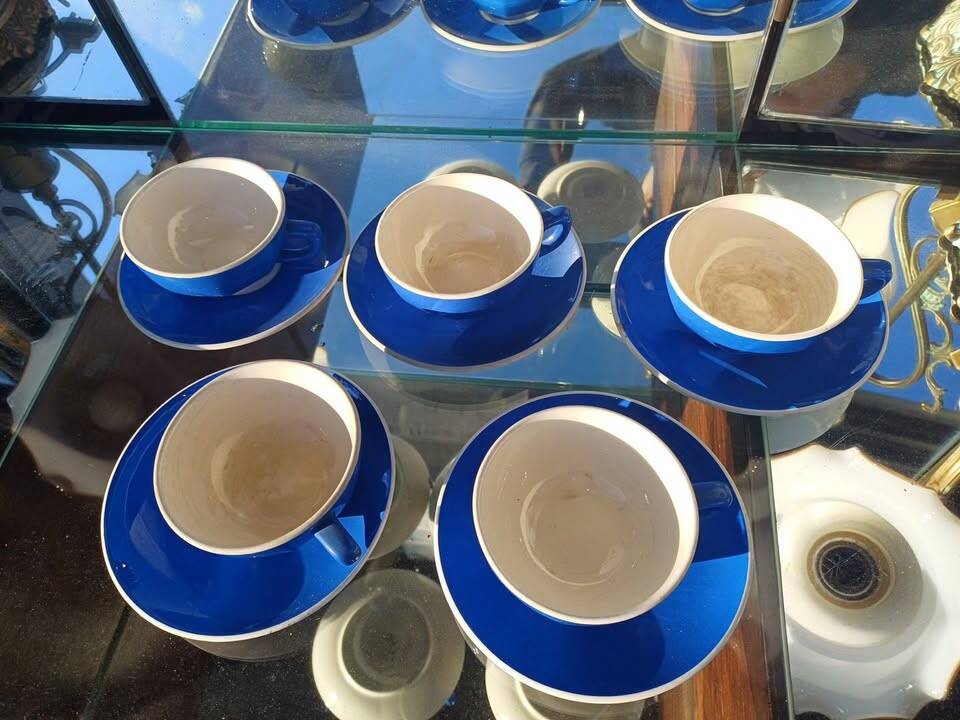 Villeroy & Boch cups and saucers