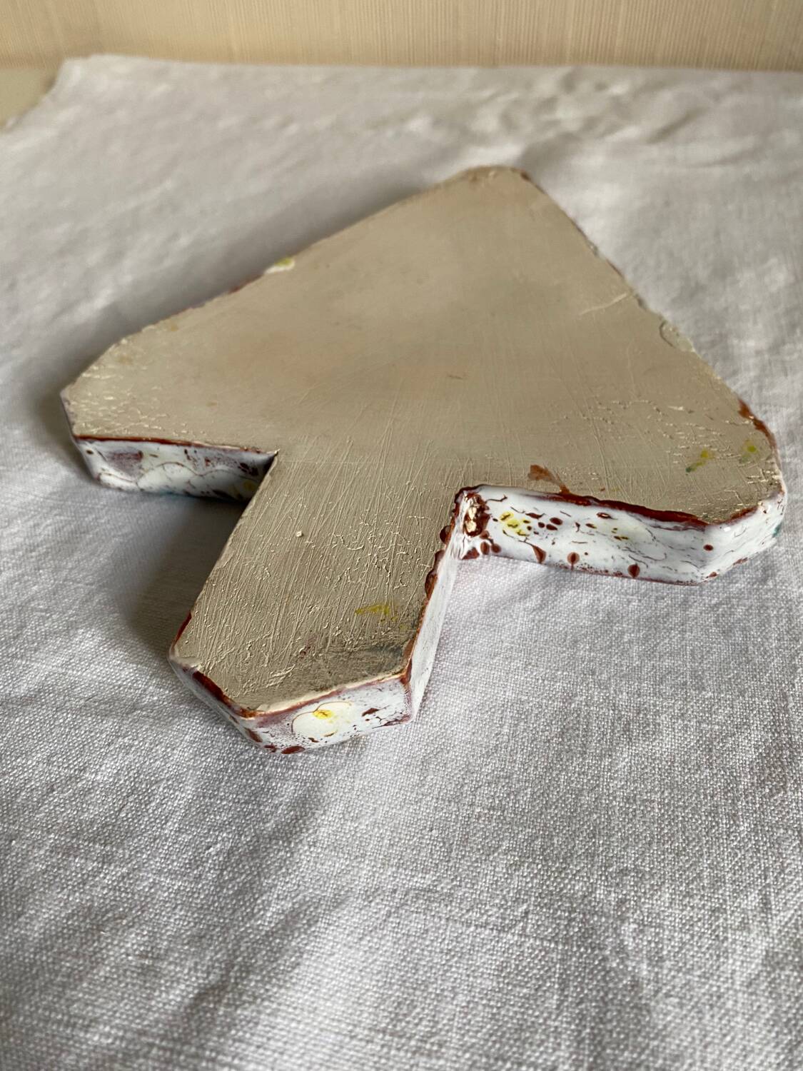 Artisanal snail plate in glazed earthenware