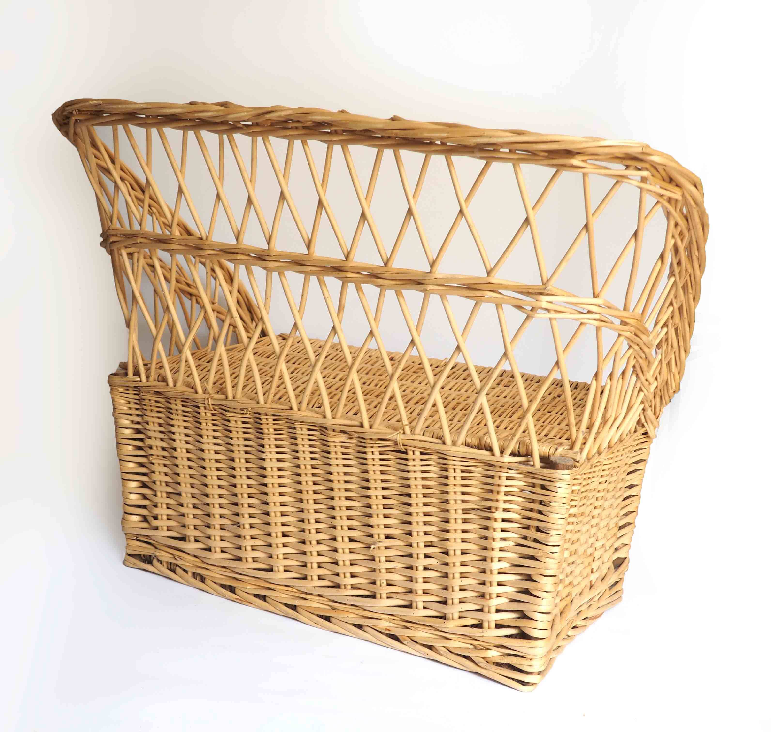 Corolla rattan bench chest