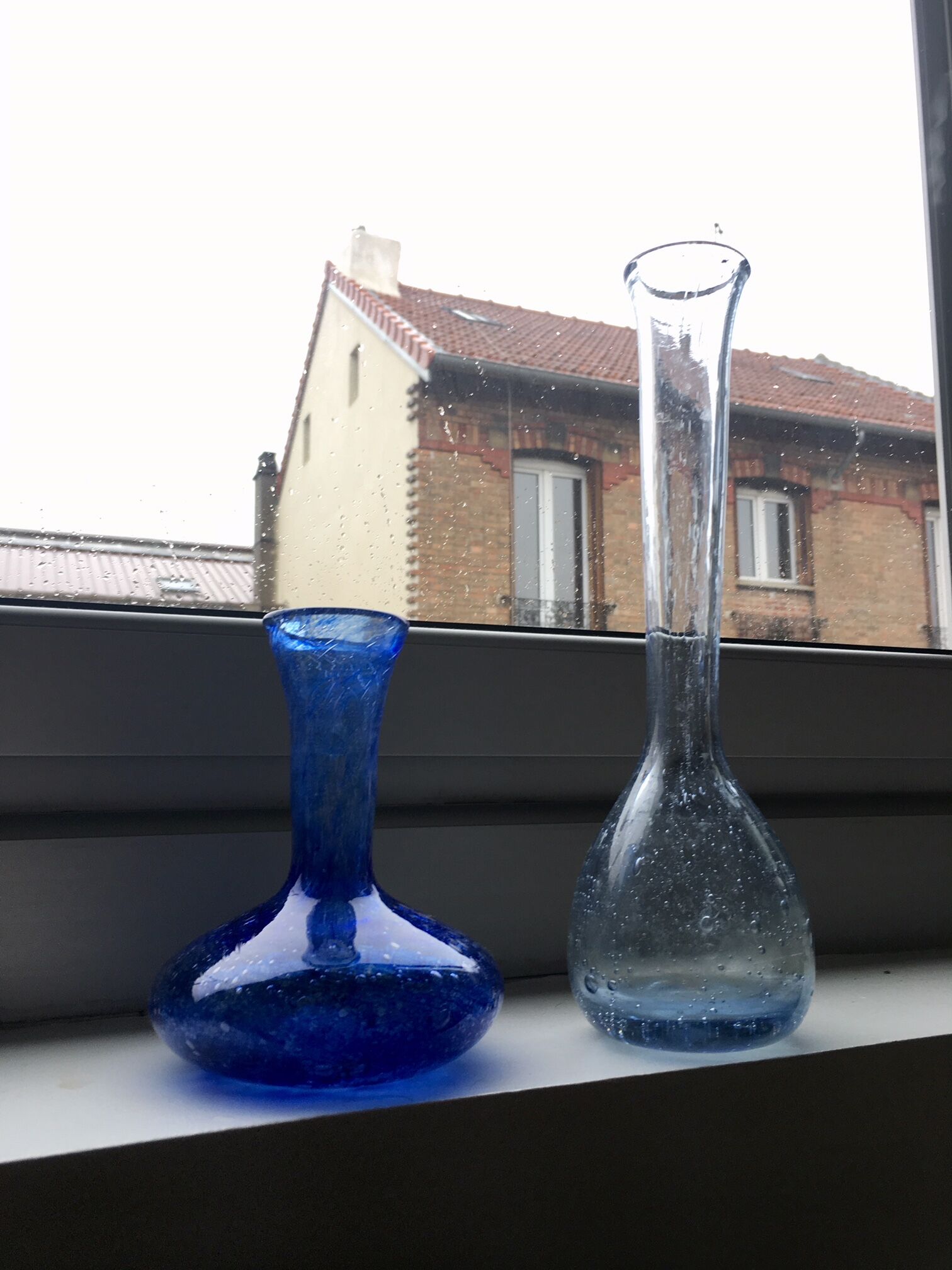 Soliflores en verre soufflé bleutés