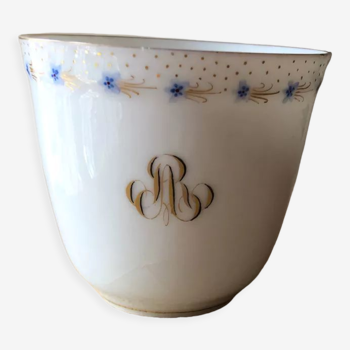 Very fine porcelain cup, monogrammed