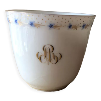 Very fine porcelain cup, monogrammed