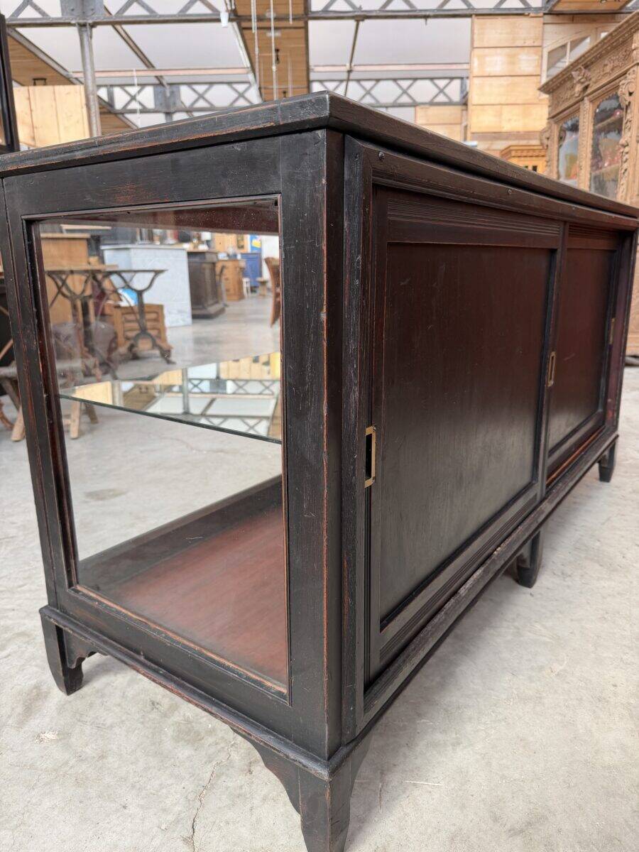 Showcase counter from the early 20th century.