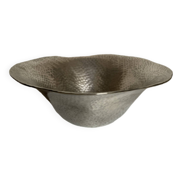 Centerpiece cup in hammered silver metal free form 1980