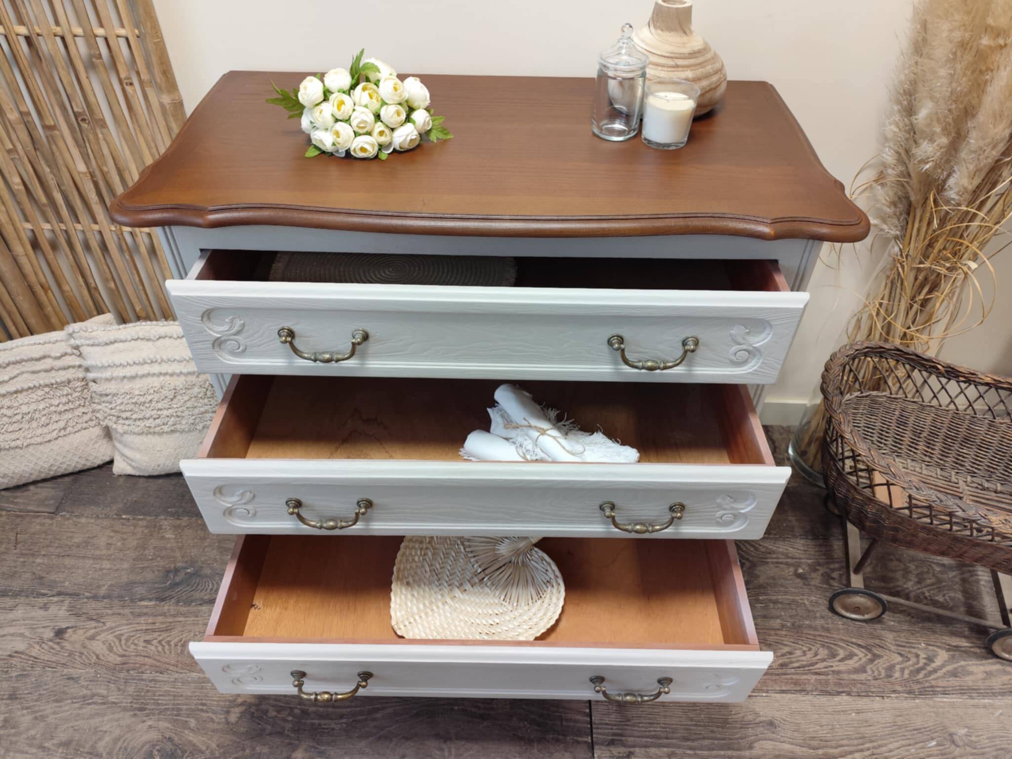 BIRCH WOOD CHEST OF DRAWERS