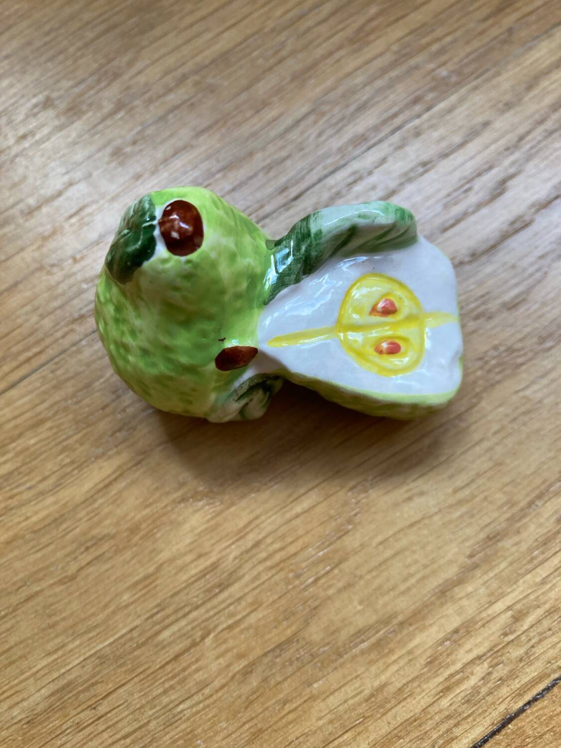 Ceramic fruit knife holder