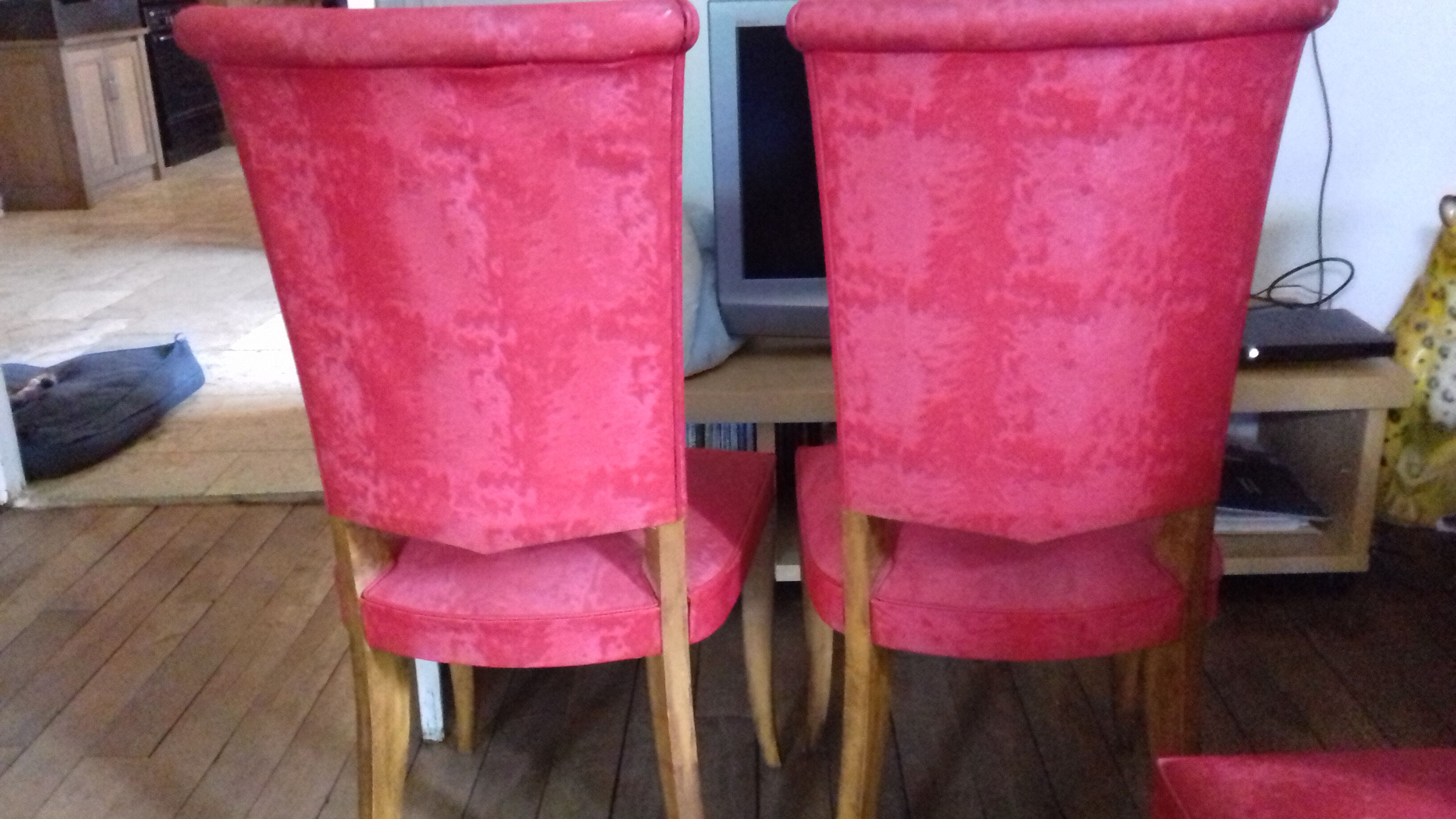 6 leatherette chairs
