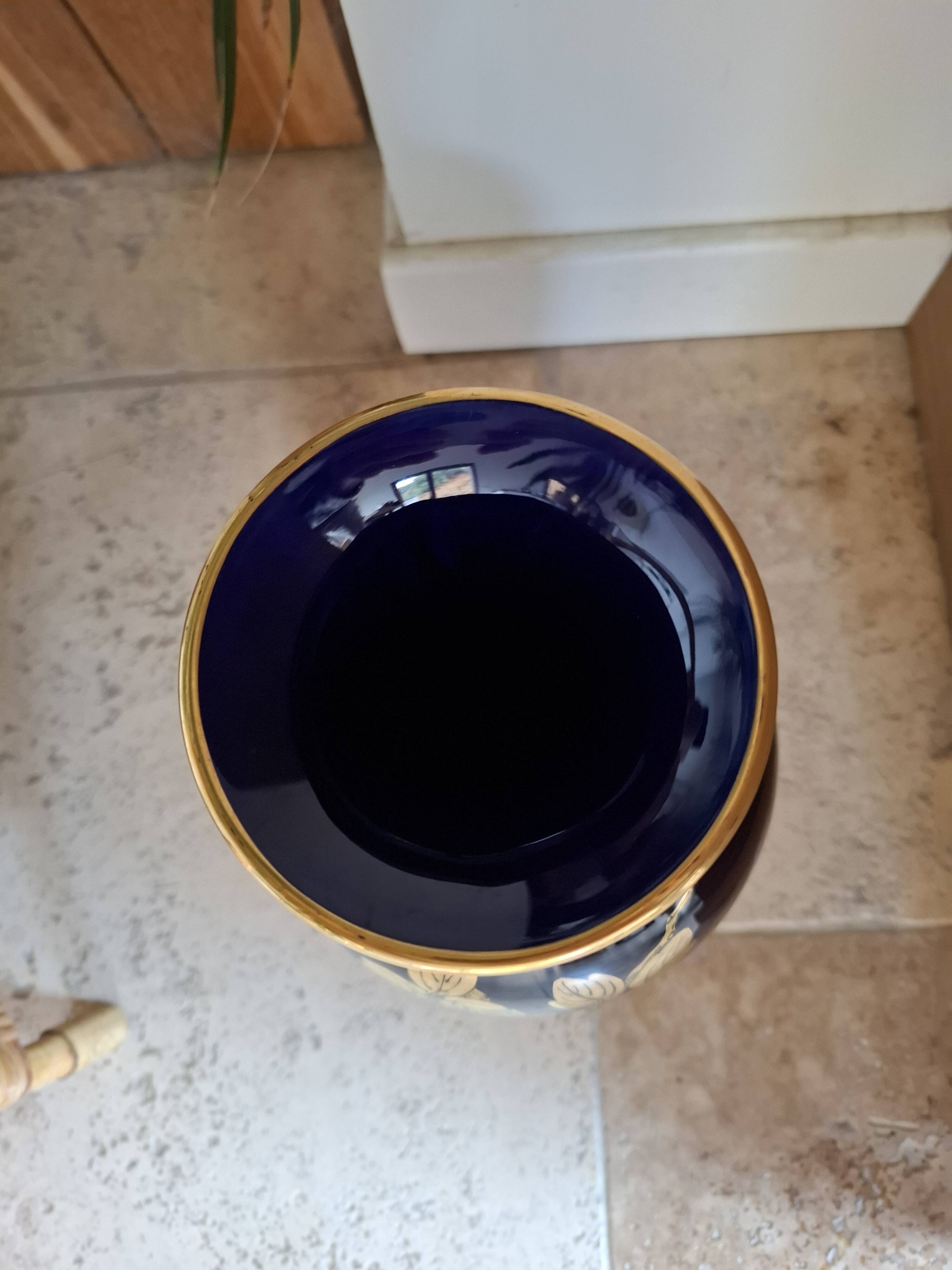 Blue vase from Tours, signed Gustave Asch, Sainte Radegonde