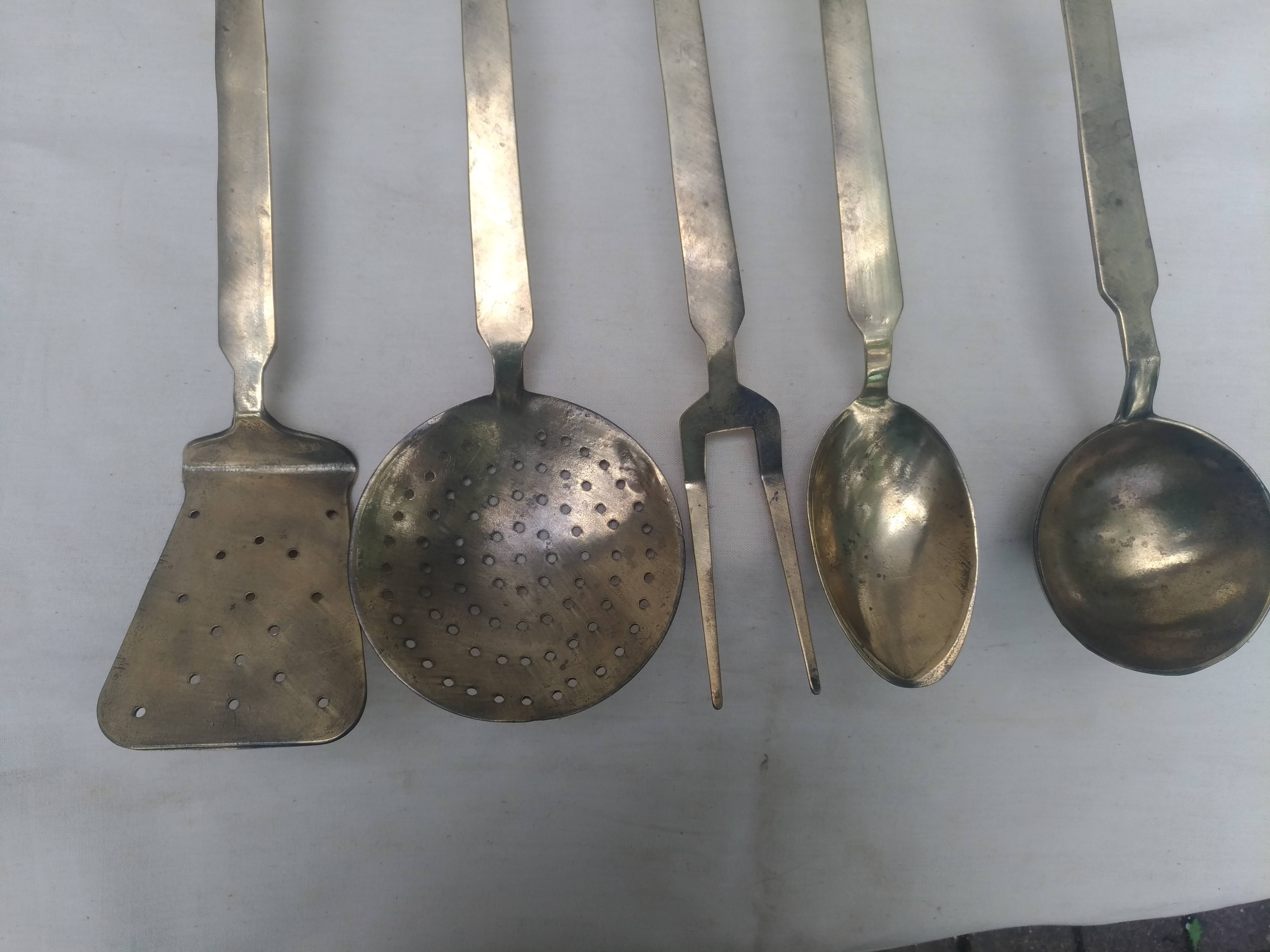 Kitchen utensils and its arch