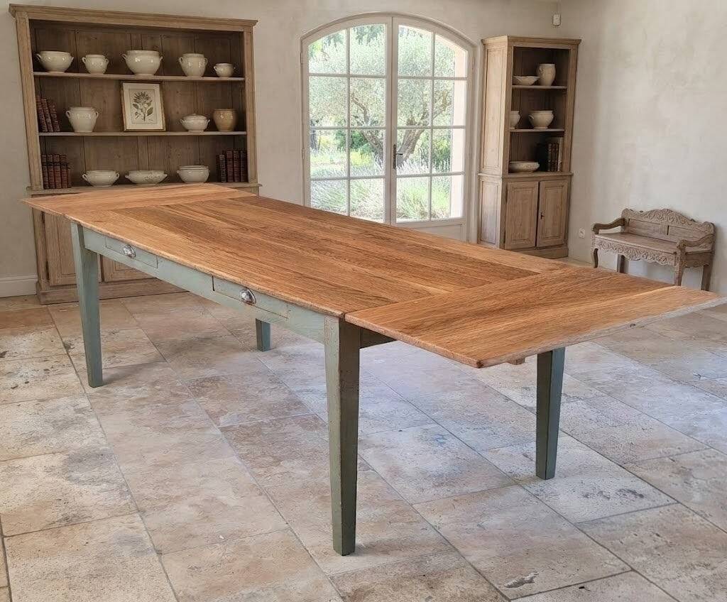 Table de ferme en chêne massif ,2 tiroirs, 2 rallonges,