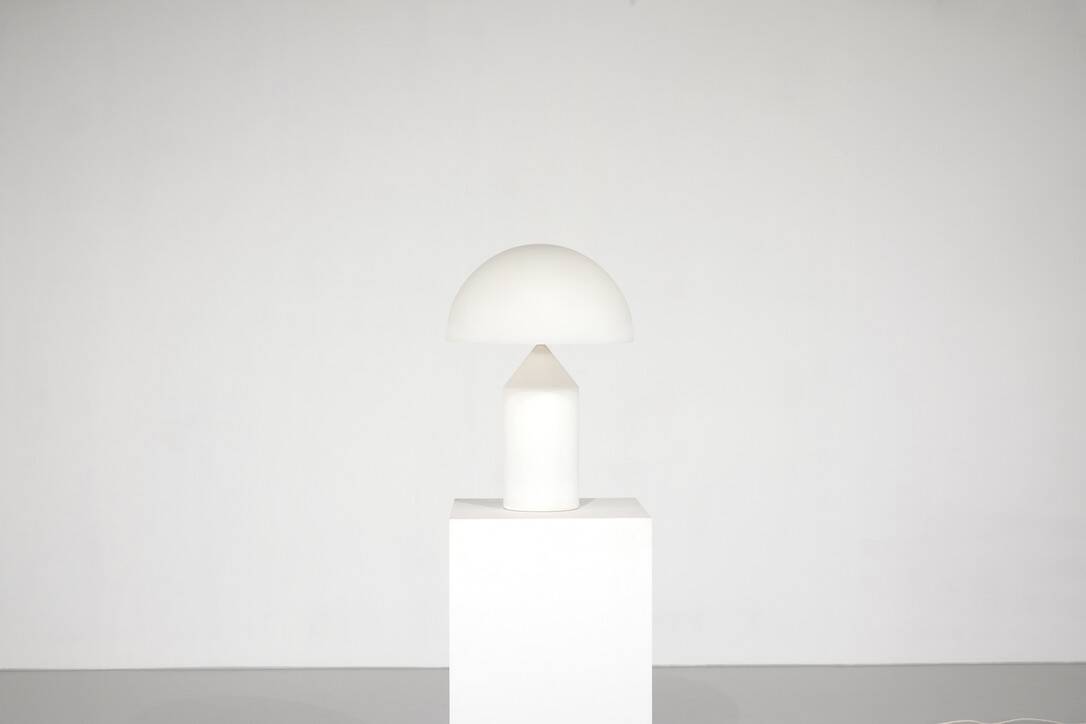 Lampe de table " Atollo " Vico Magistretti pour Oluce, Italie 1977s.