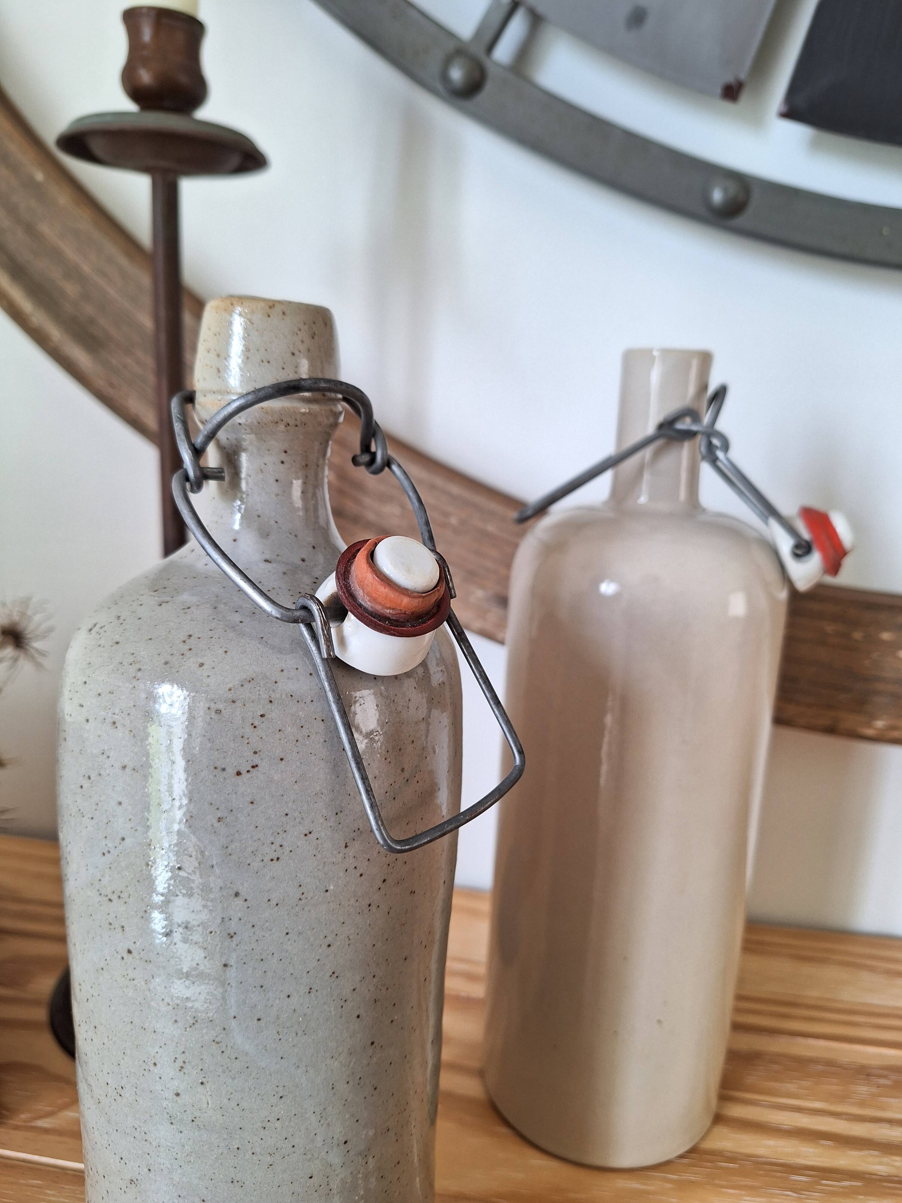 Bouteille en grès vintage
