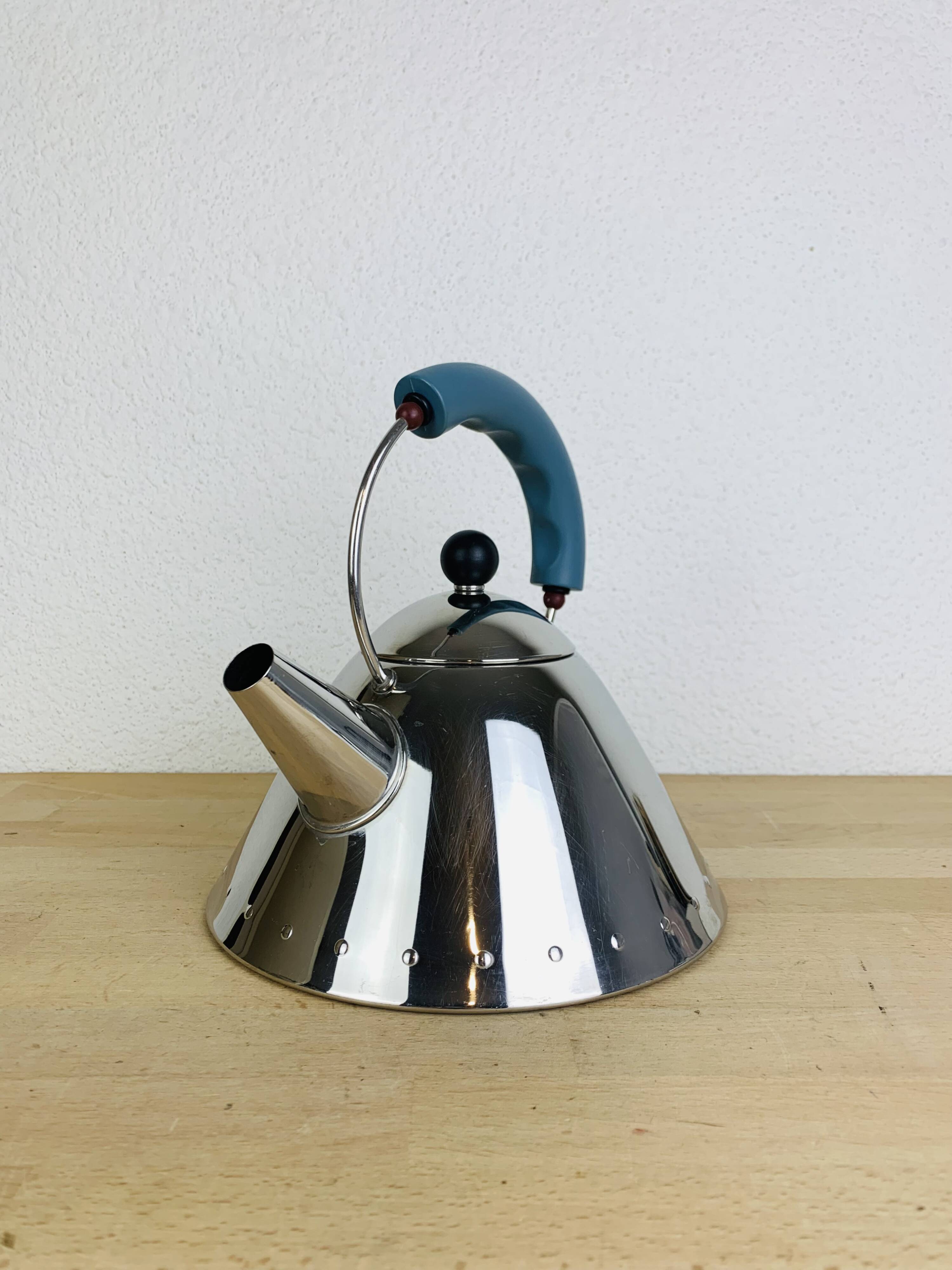 Alessi stainless steel kettle model 9093, design
