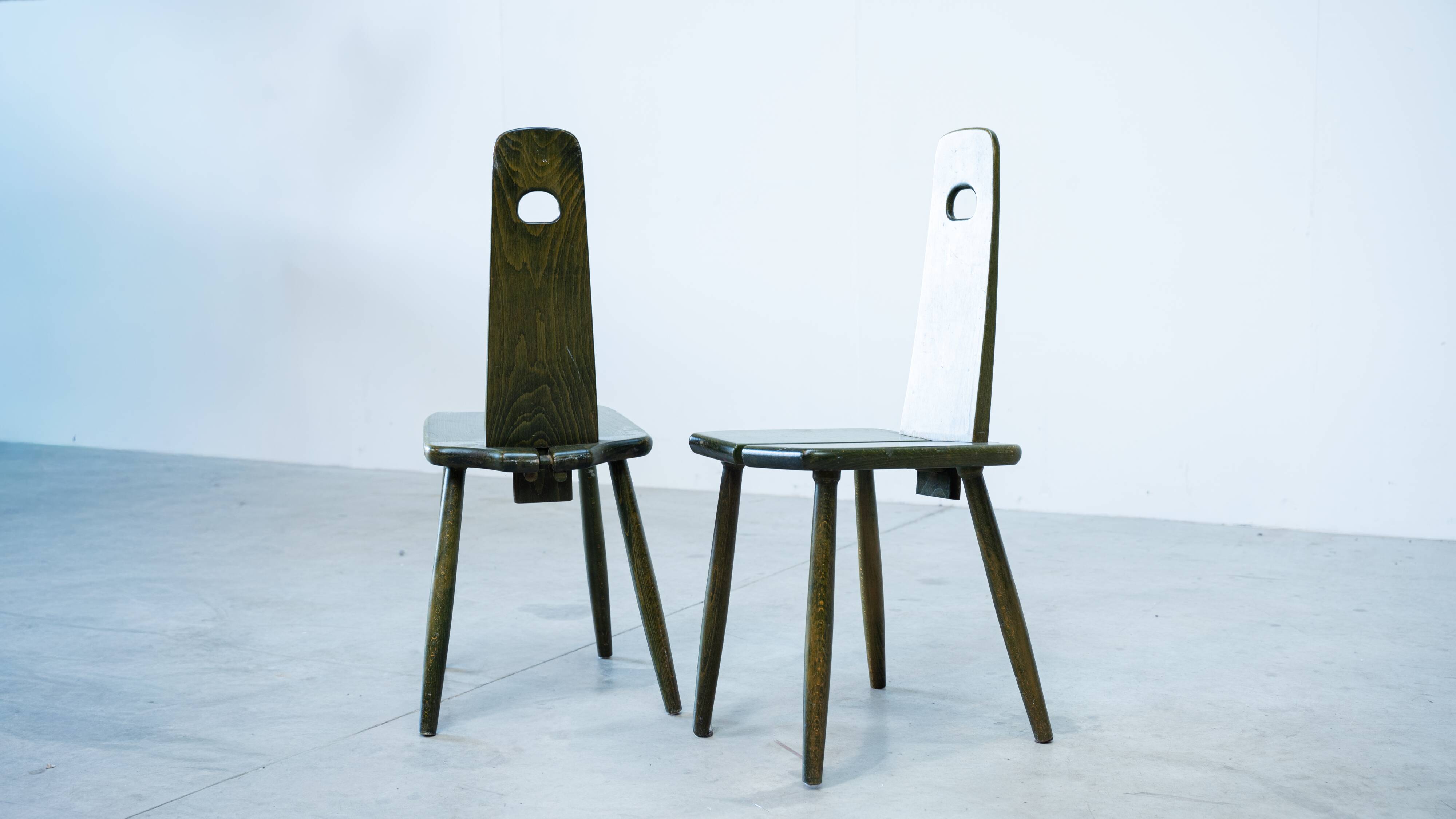 Ensemble de quatre chaises de salle à manger néerlandaises uniques