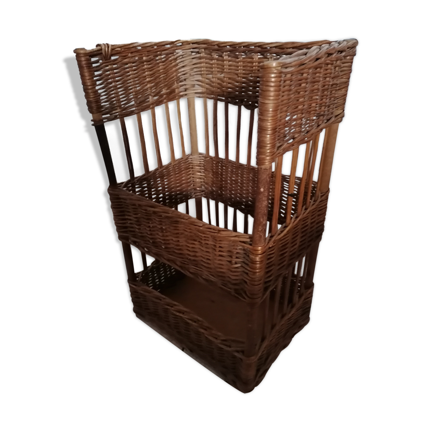 Basket display hutch to rattan bread wicker bakery baker trade