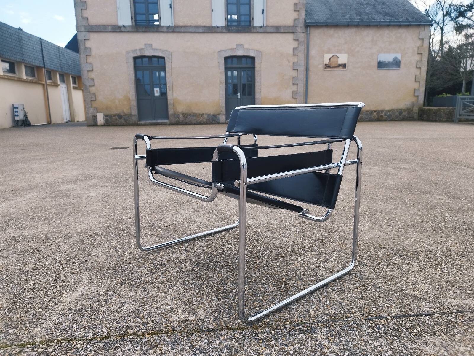 B3 Wassily armchair by Marcel Breuer design