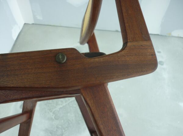 Chaise de bureau pieds compas 50/52
