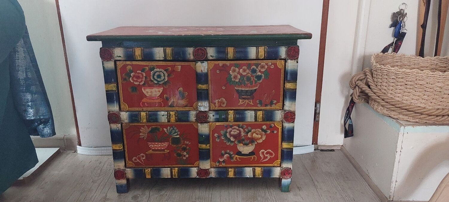 Cabinet tibétain