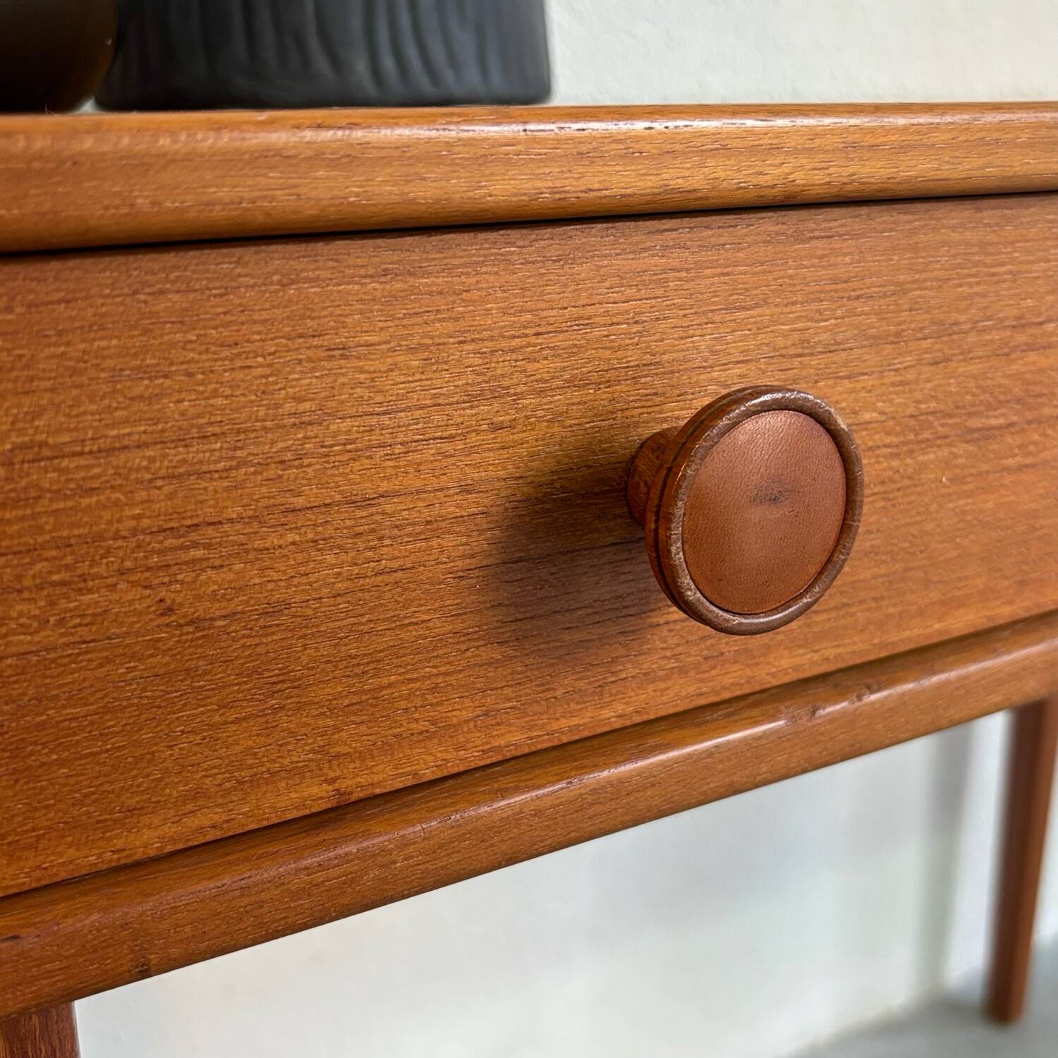 Vintage sidetable teak