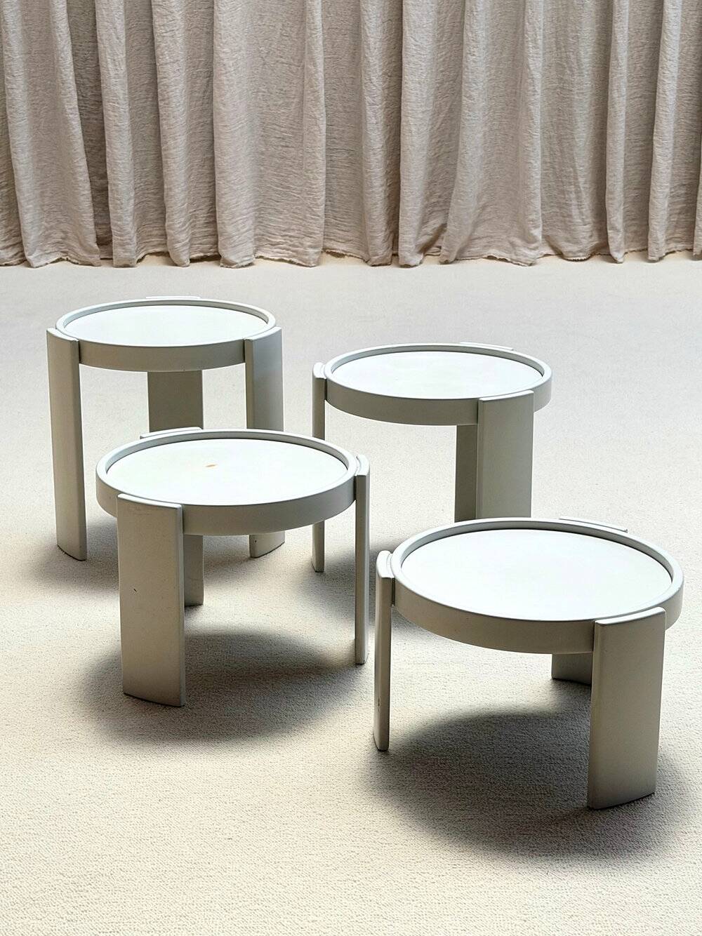 Nest of side tables 'Model 780', Gianfranco Frattini, Cassina, Italy, 1960s