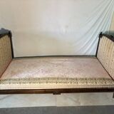 Antique Louis XVI style daybed in carved wood and patterned fabric