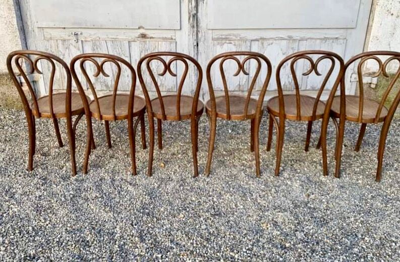 Lot Series of 6 art nouveau bentwood bistro chairs