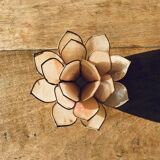 Fleur de lotus nacre et laiton
