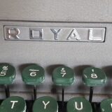Functional portable typewriter , Royal