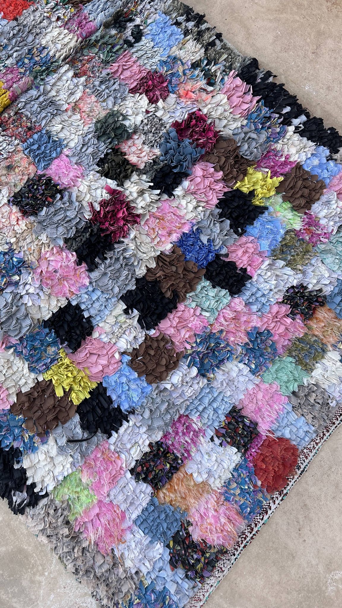Moroccan Boucherouite Carpet - 106 x 188 cm
