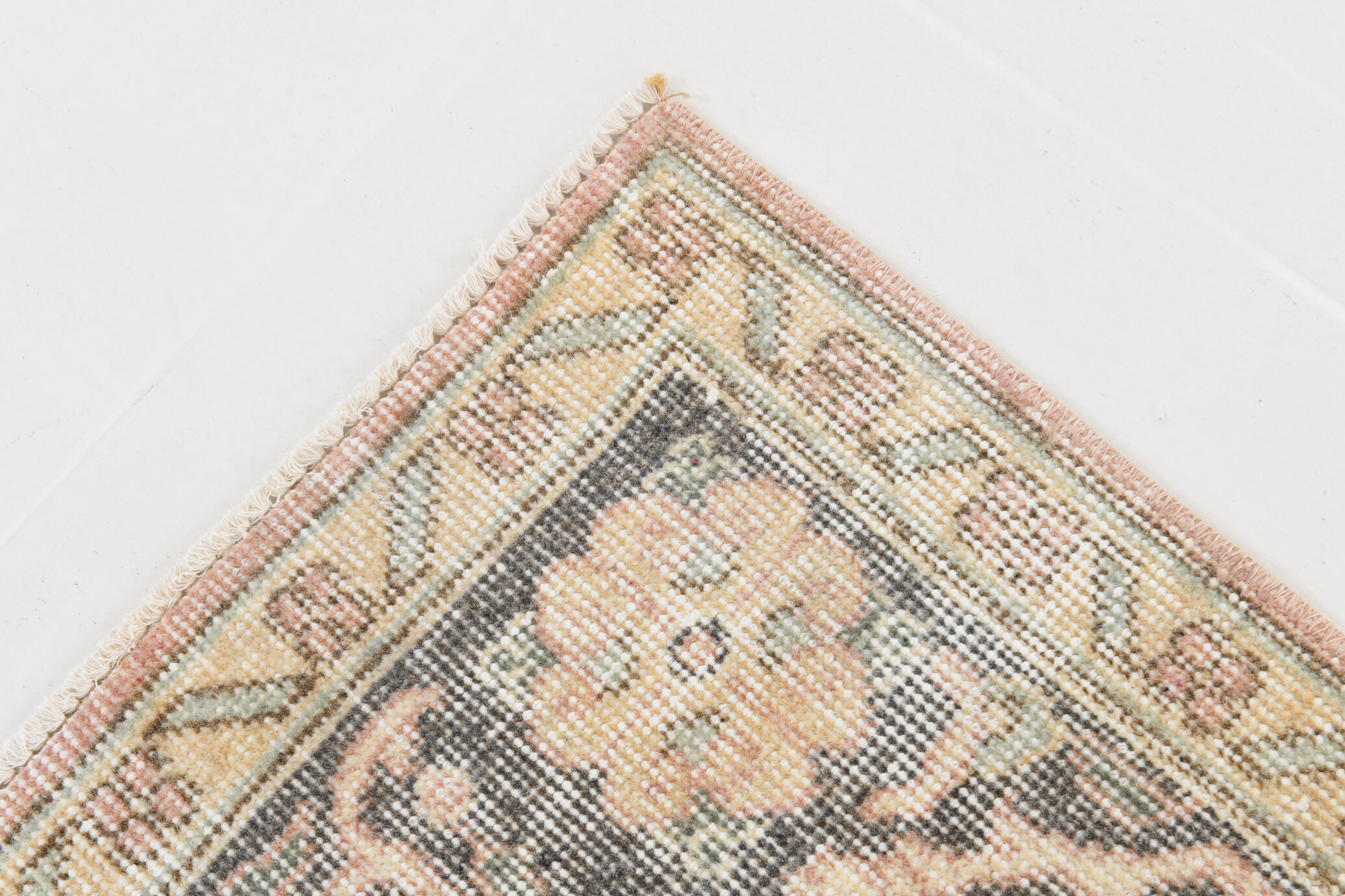 Faded red classic carpet 302x183