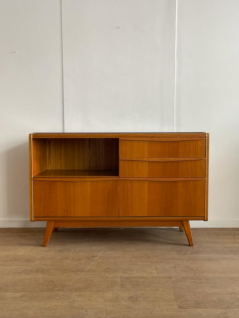 Jitona sideboard