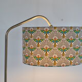 Smooth floor lamp magazine holder