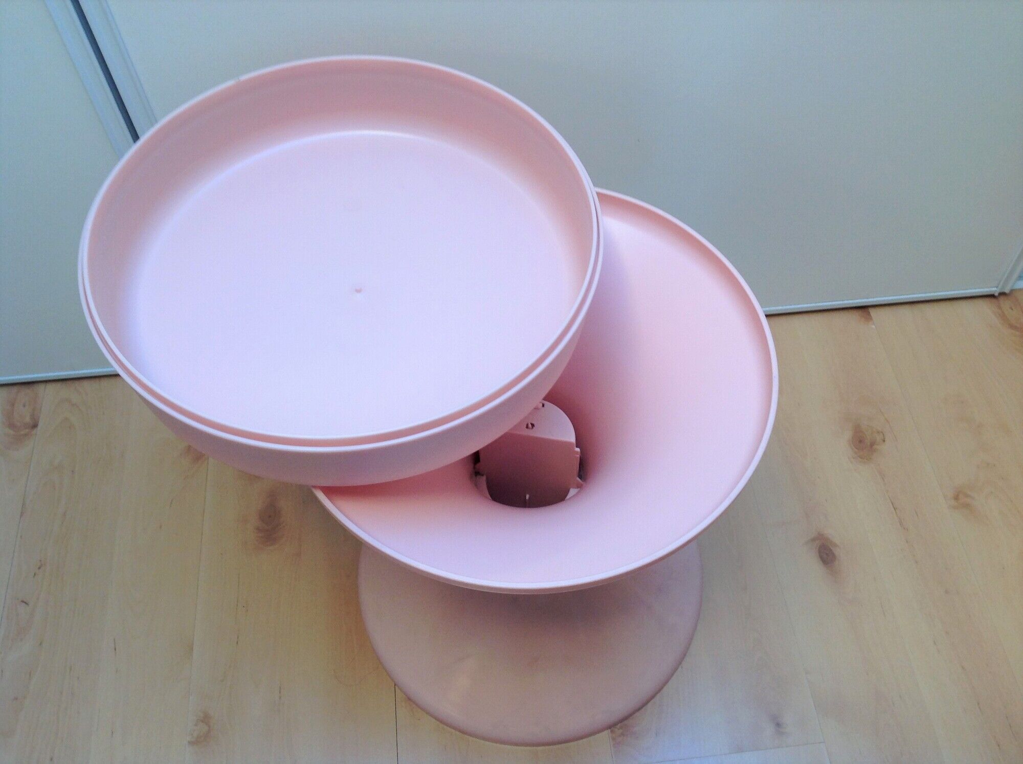 Powder pink / vintage 60s-70s tam tam stool