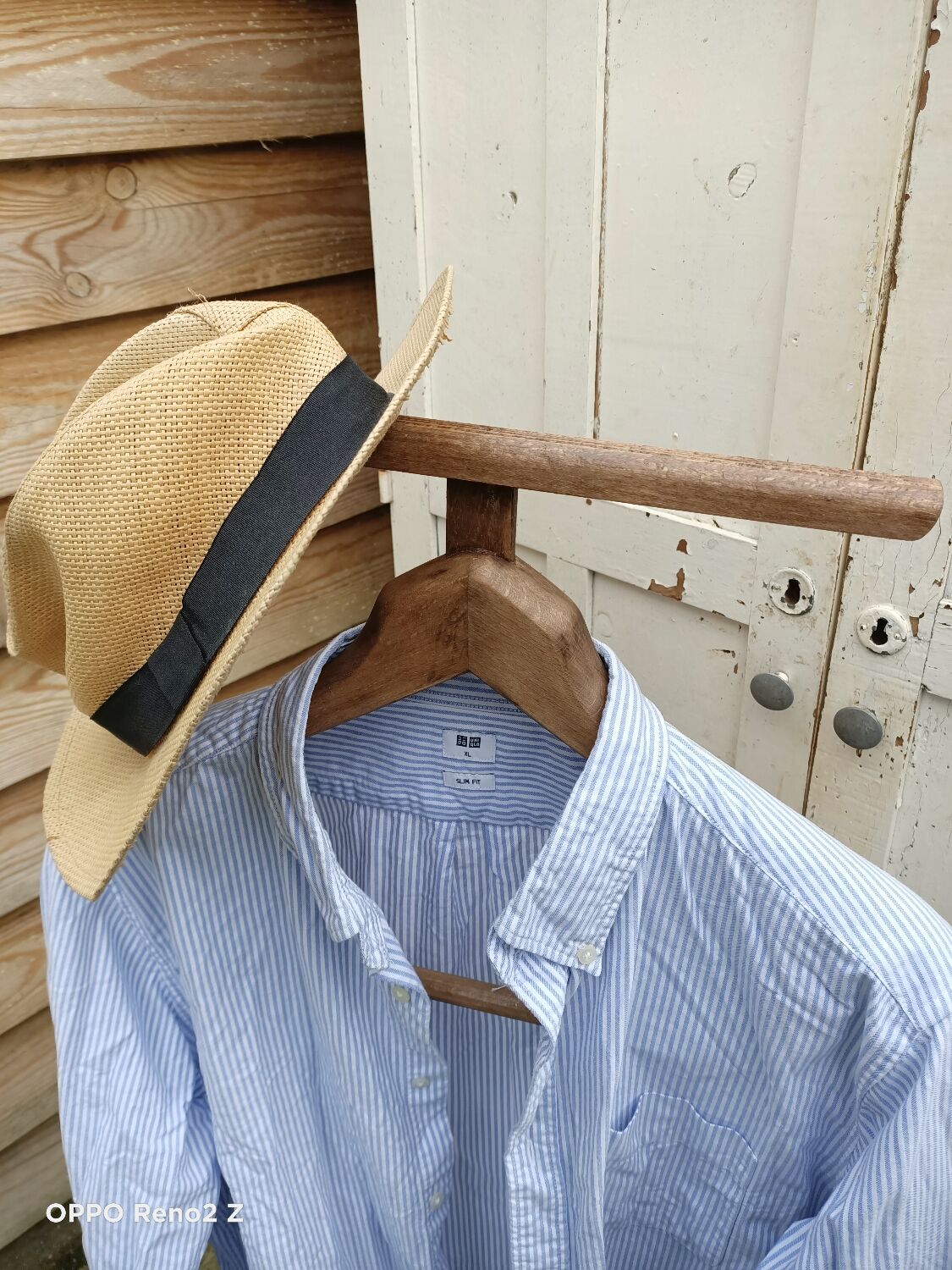Valet en bois patiné