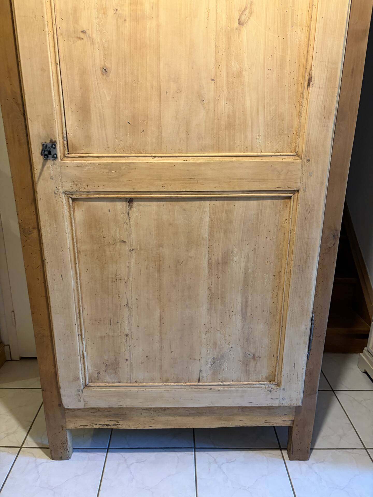 Raw wood bonnetière