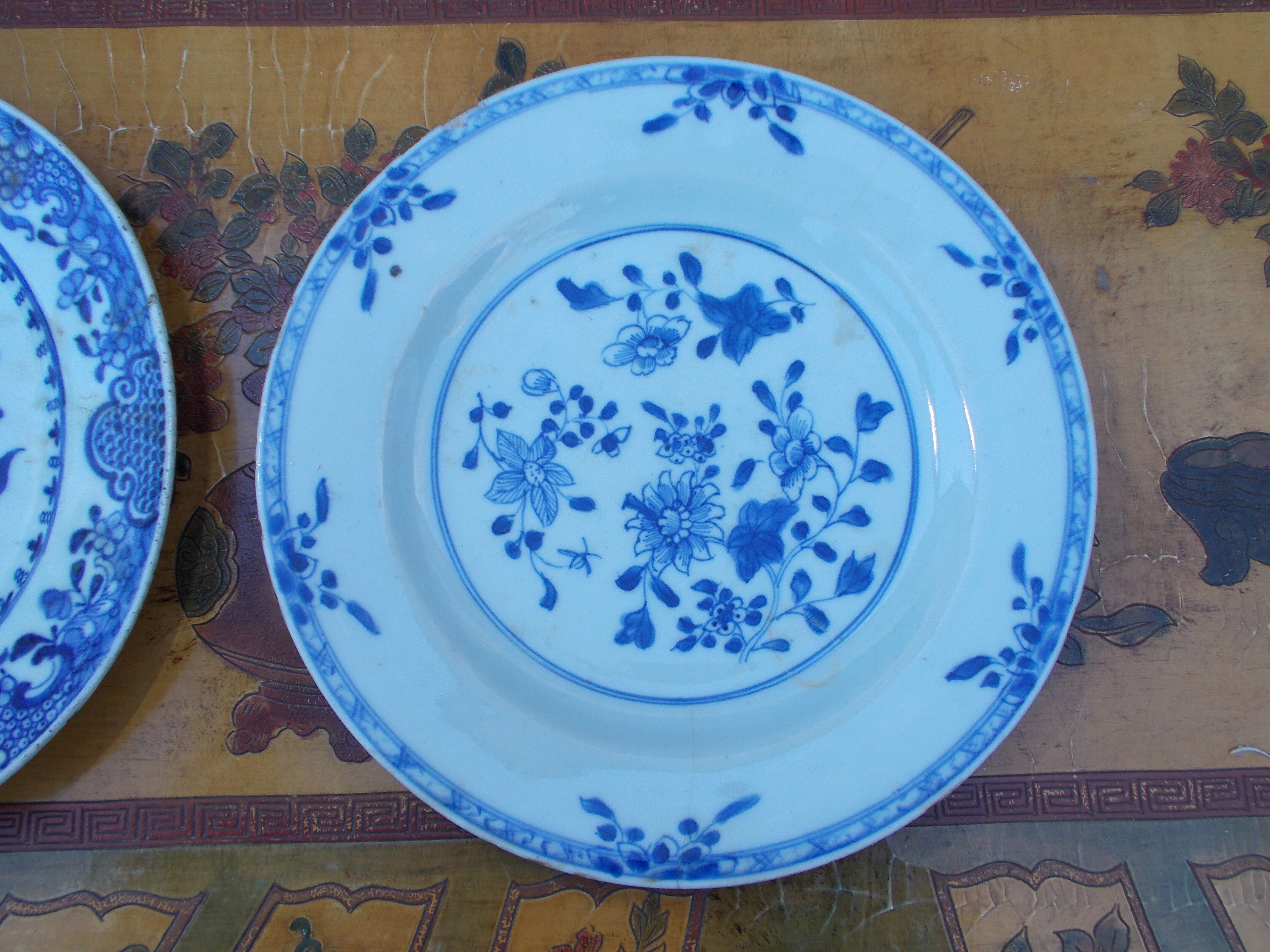 1 dish 1 plate ancient Chinese porcelain white blue