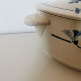 Creil and Montereau ceramic soup tureen with blue flower pattern