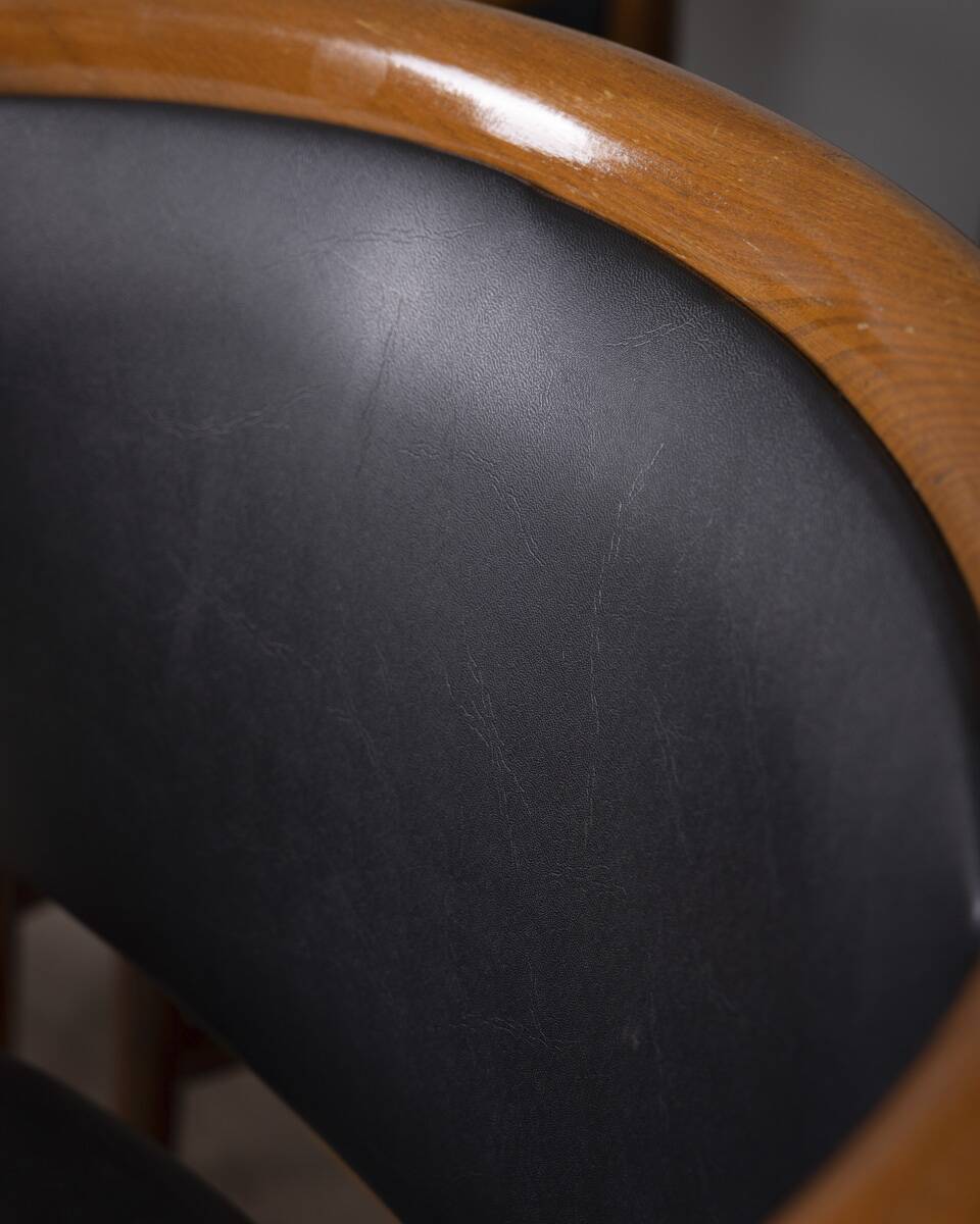 Ensemble de 4 chaises vintage en bois et cuir des années 1960 conçues par isa bergamo