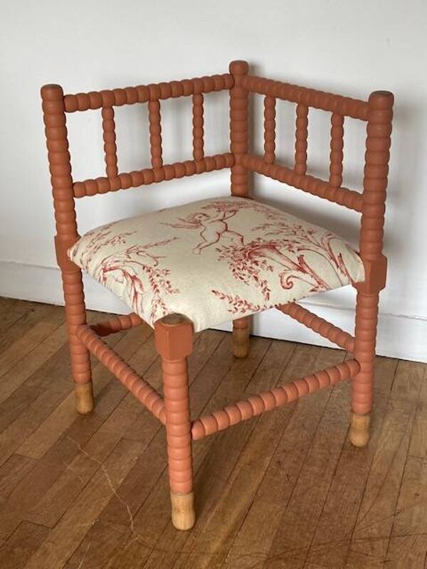 Chaise de coin ancienne