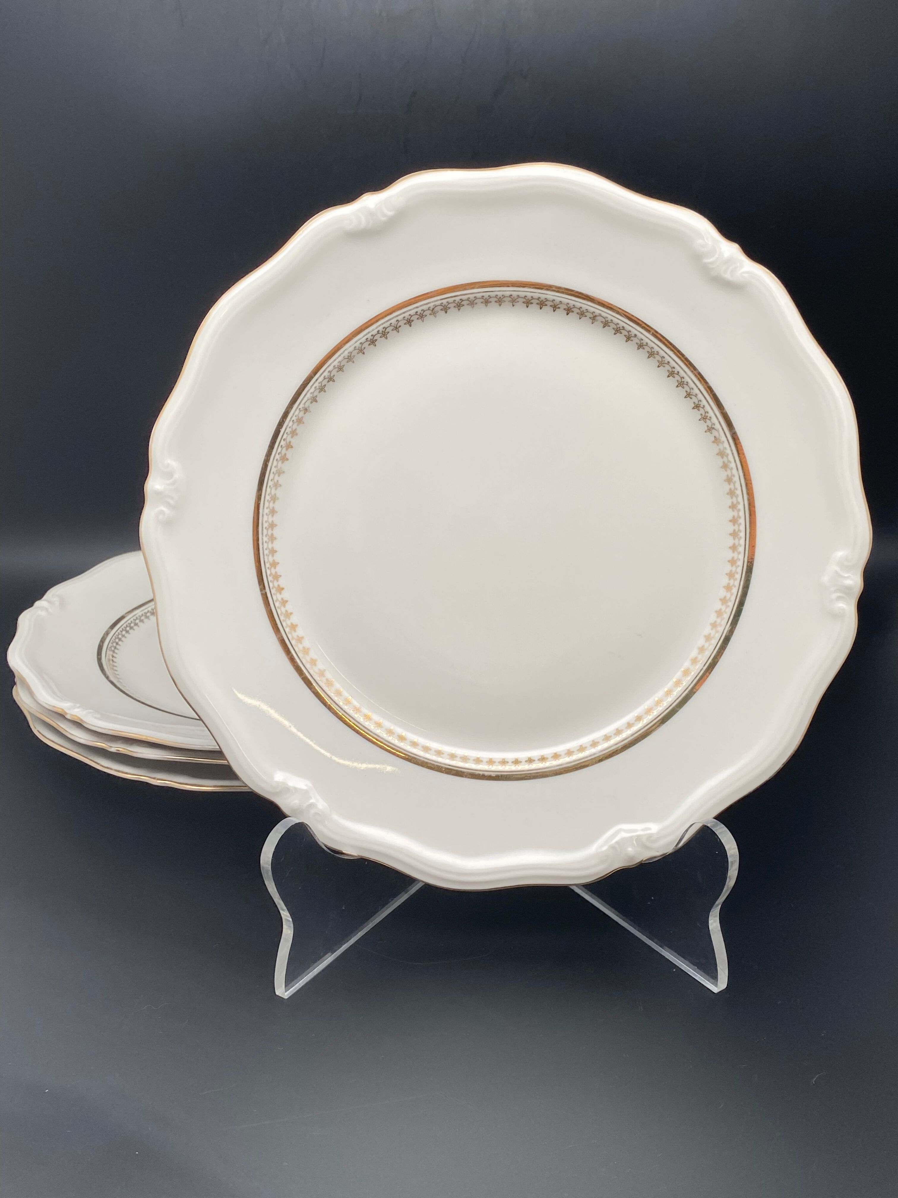 Lots de 4 assiettes porcelaine liseré or