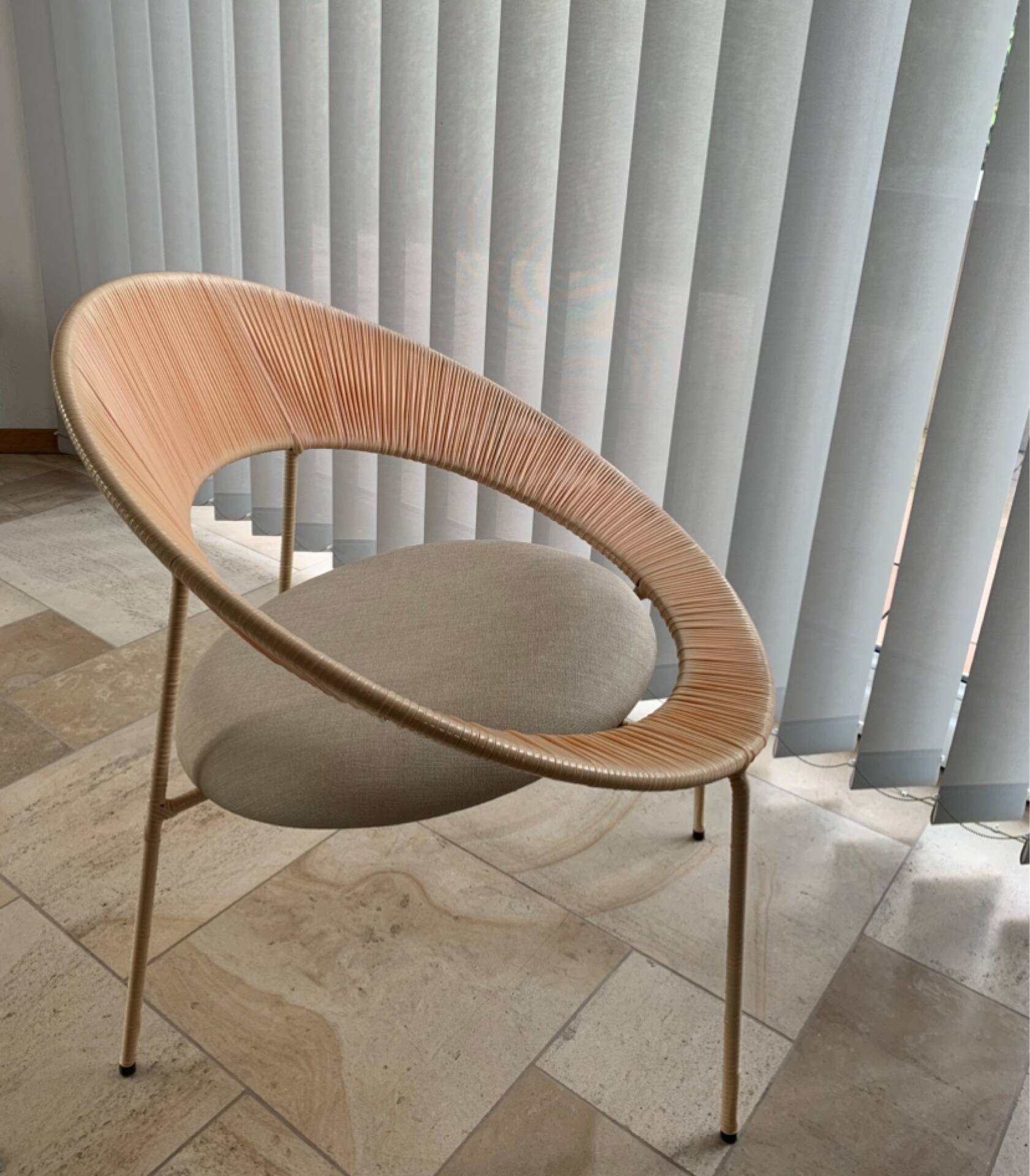 Fauteuil lounge au design circulaire vintage
