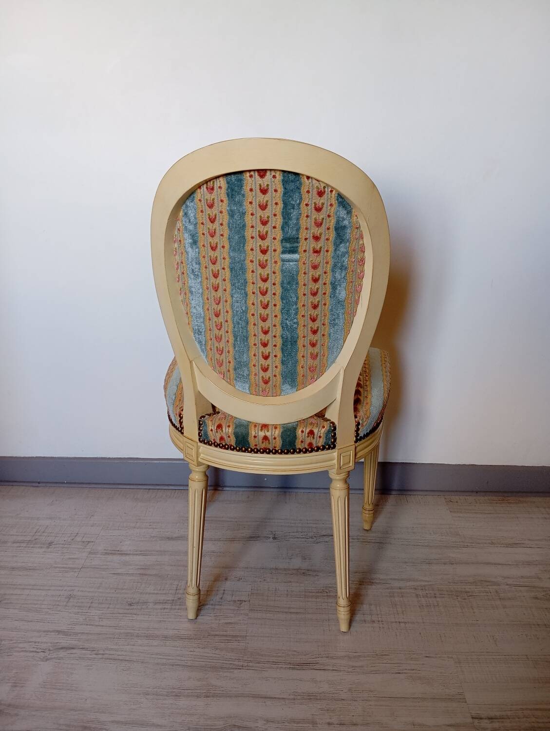 Chaise style Louis XVI
