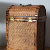 Wicker bottle basket and bamboo