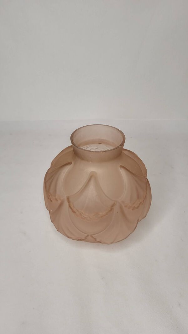 Vase boule Art déco, verre rose