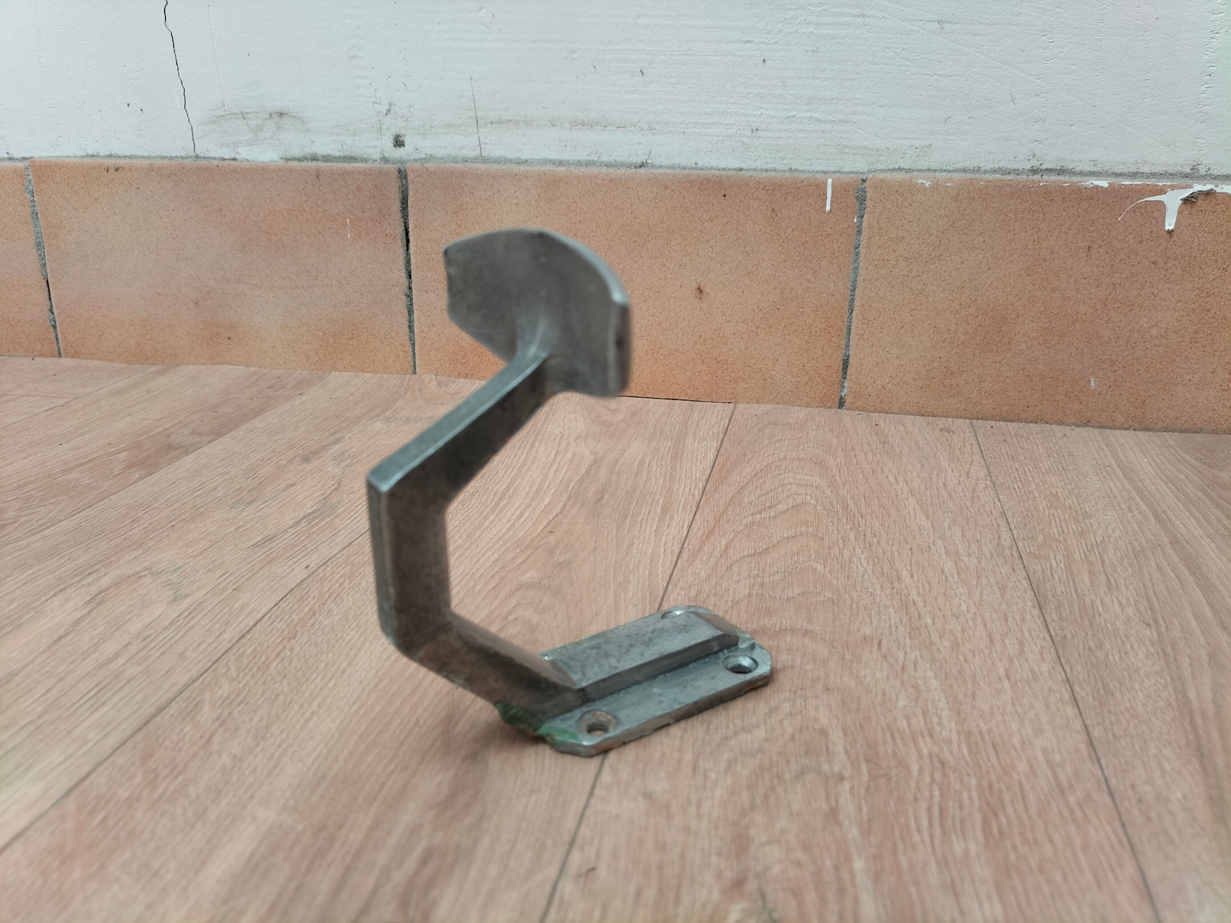Lot de 16 patères