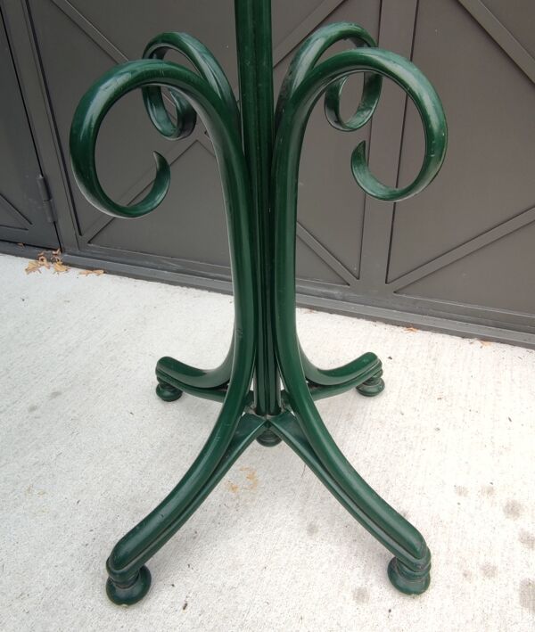 Porte manteau perroquet en bois courbé