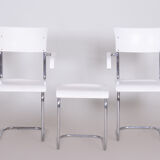 Paire de chaises mucke melder blanches et tabouret fabriqué en tchéquie des années 1930