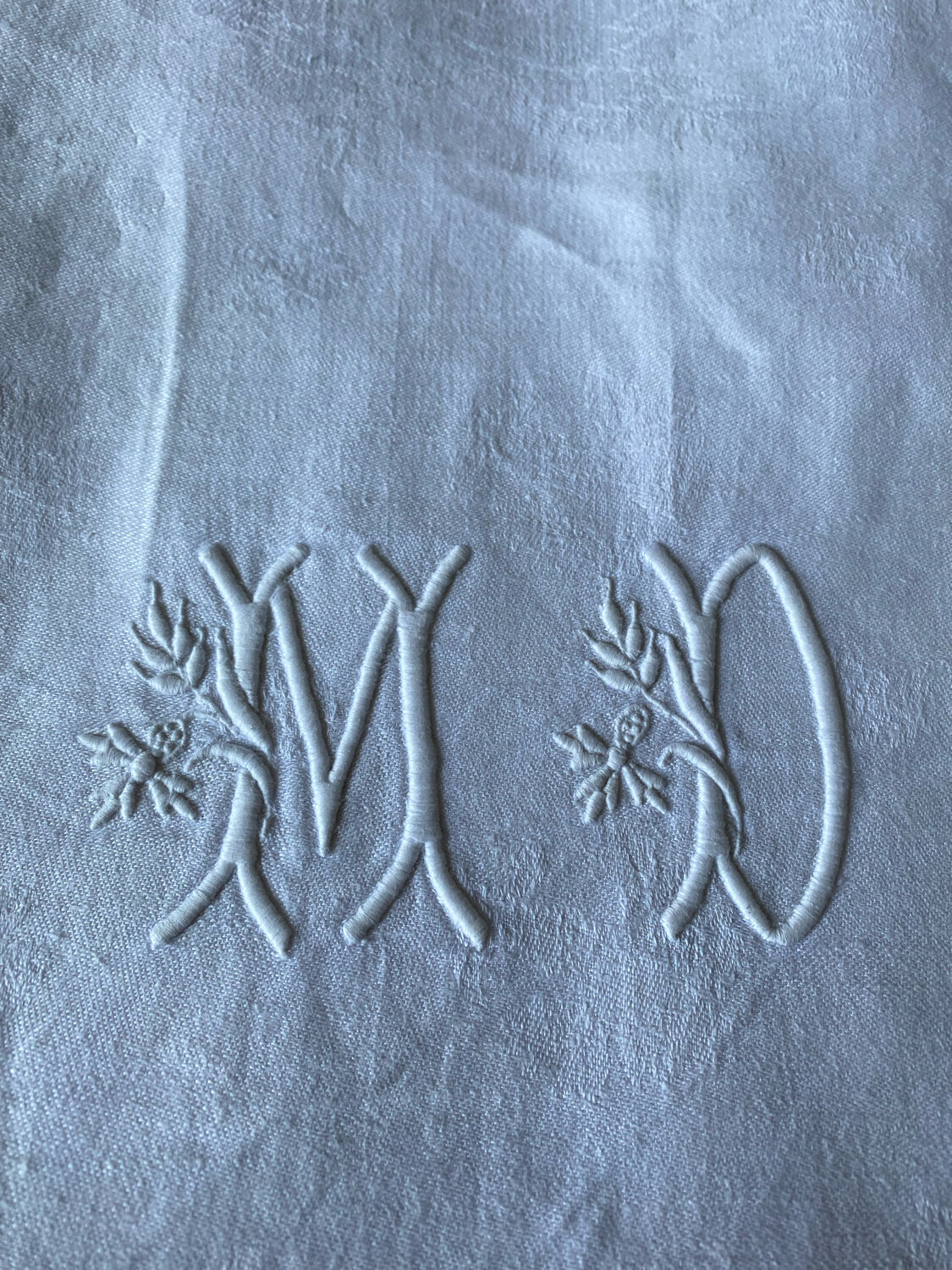 MD embroidered tablecloth