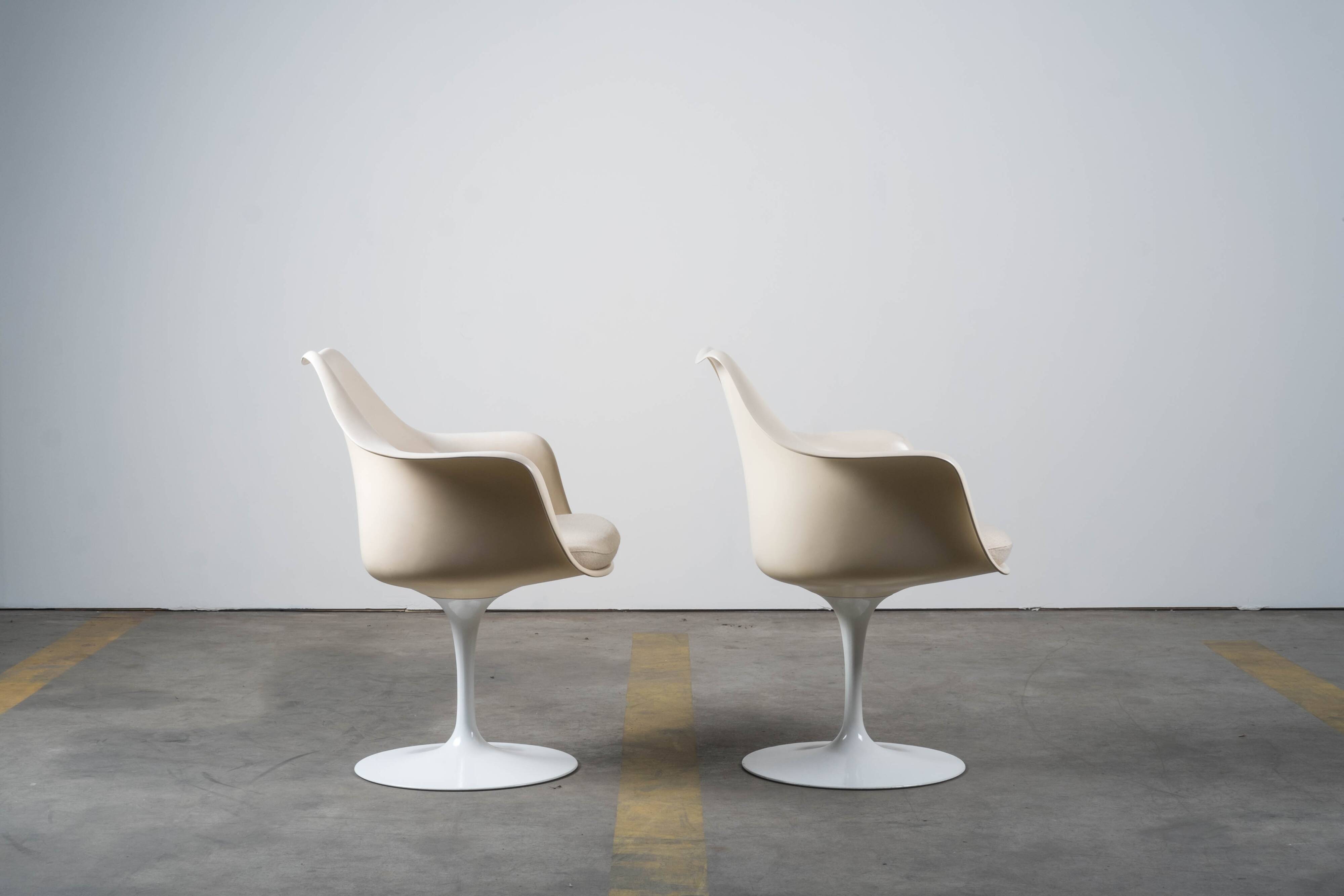 Eero Saarinen - Knoll Tulip armchairs